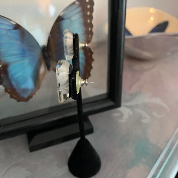 Beautiful Reverse Carved Snow White Rose in clear Lucite, Vintage - Picture 3 of 5